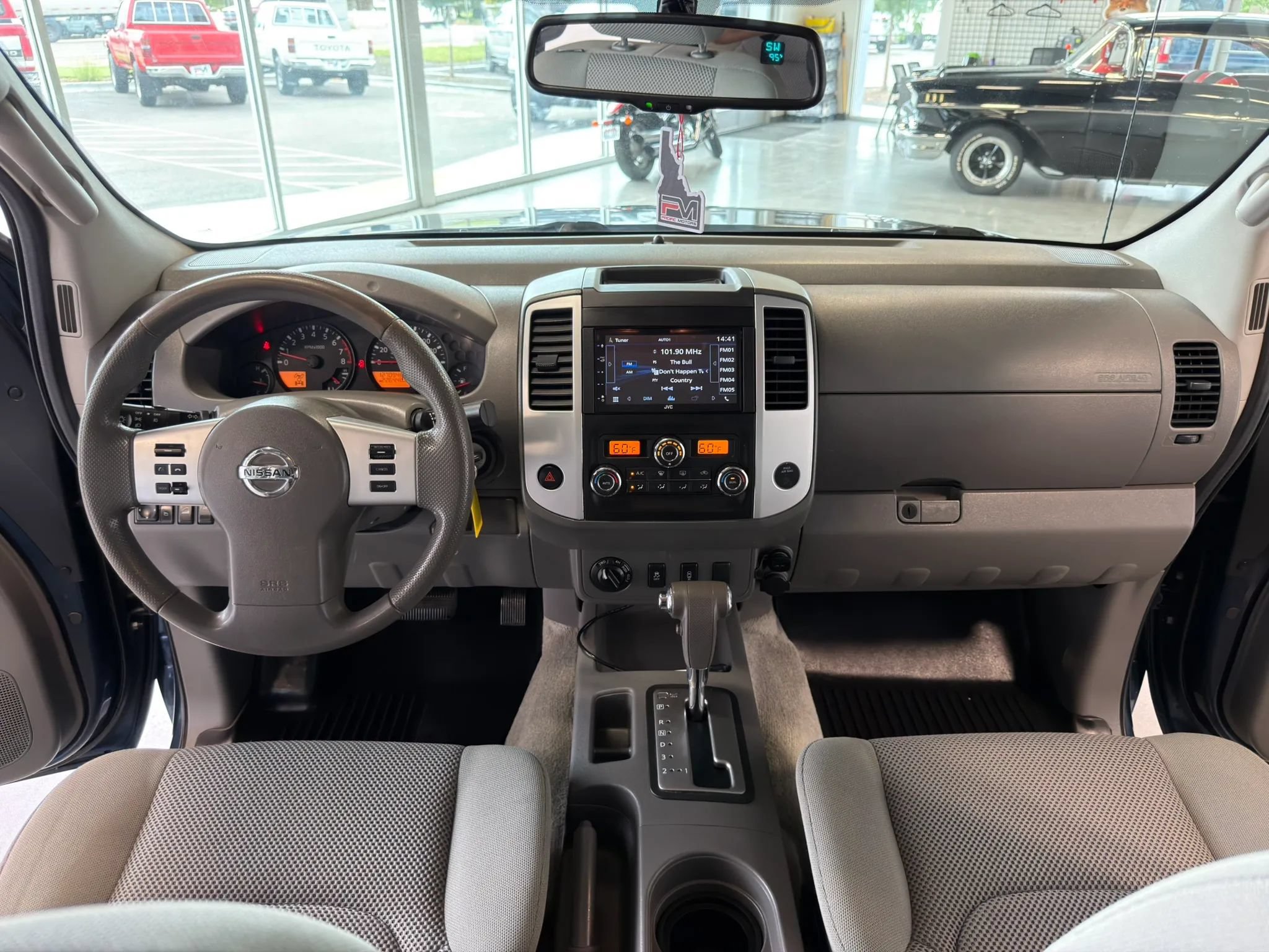 Used 2013 Nissan Frontier SV w/ SV Value Truck Pkg AWD/4WD image 10
