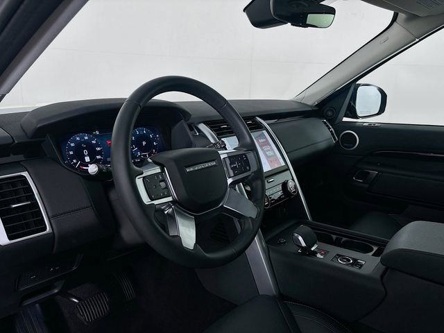 Used 2024 Land Rover Discovery S image 9