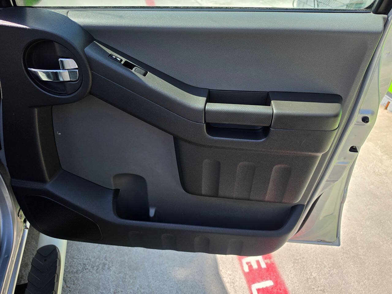 Used 2015 Nissan Xterra X RWD image 28