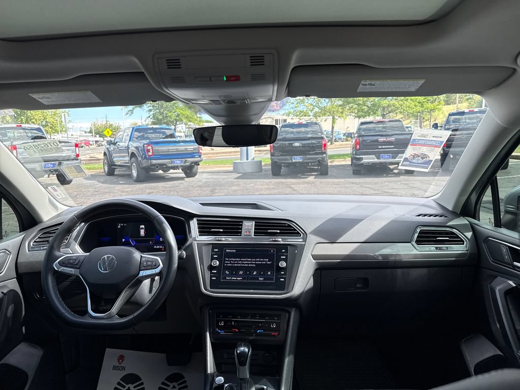 Used 2023 Volkswagen Tiguan SE AWD/4WD image 26