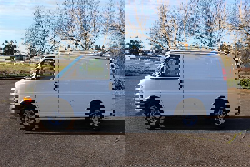 Used 2007 Chevrolet Express 1500 AWD image 7