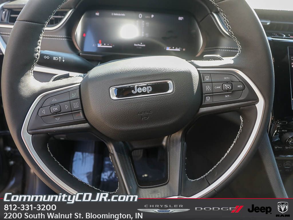 New 2025 Jeep Grand Cherokee Laredo X w/ Luxury Tech Group I image 13