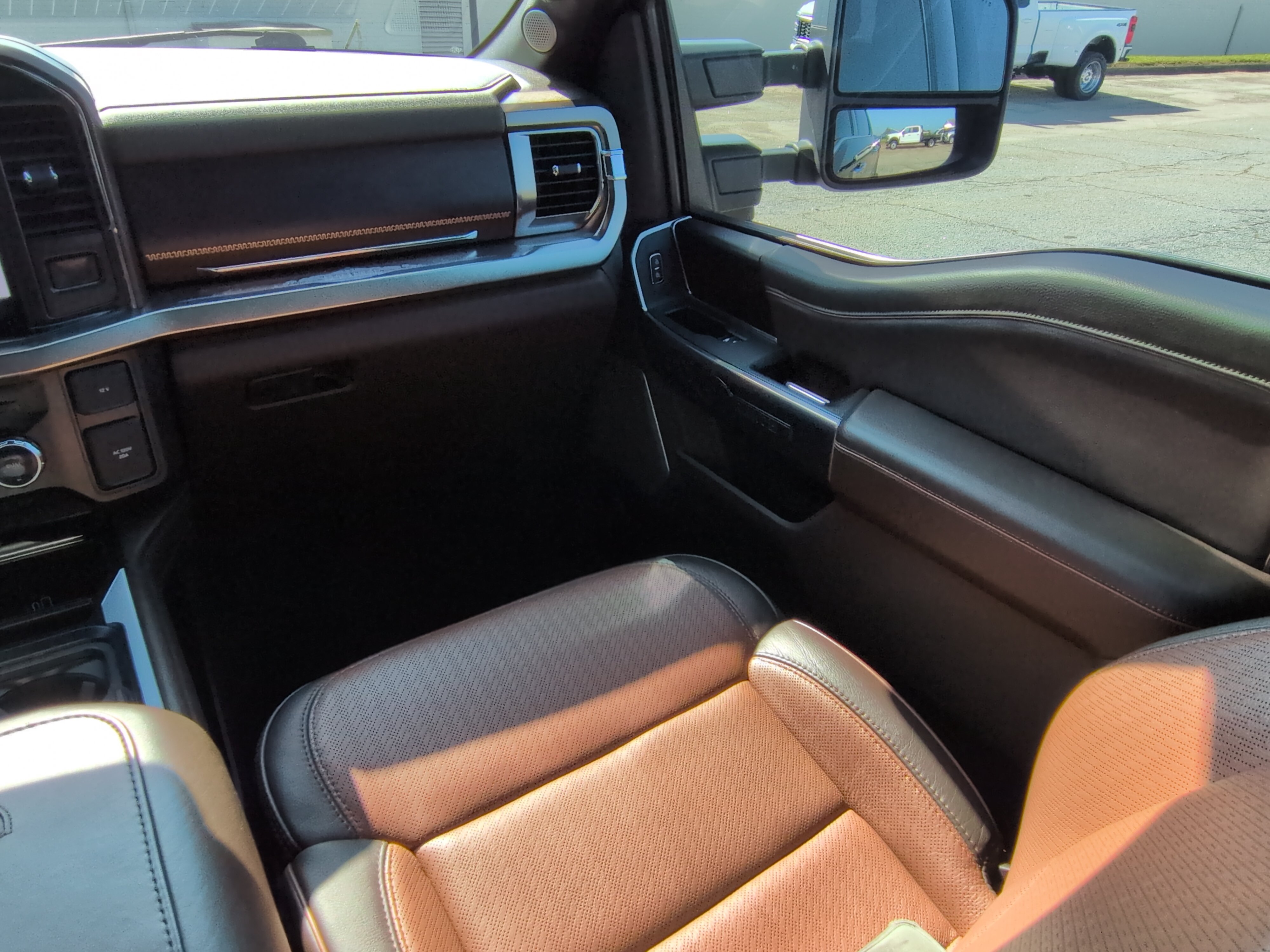 Certified 2023 Ford F250 King Ranch w/ Chrome Package AWD/4WD image 15