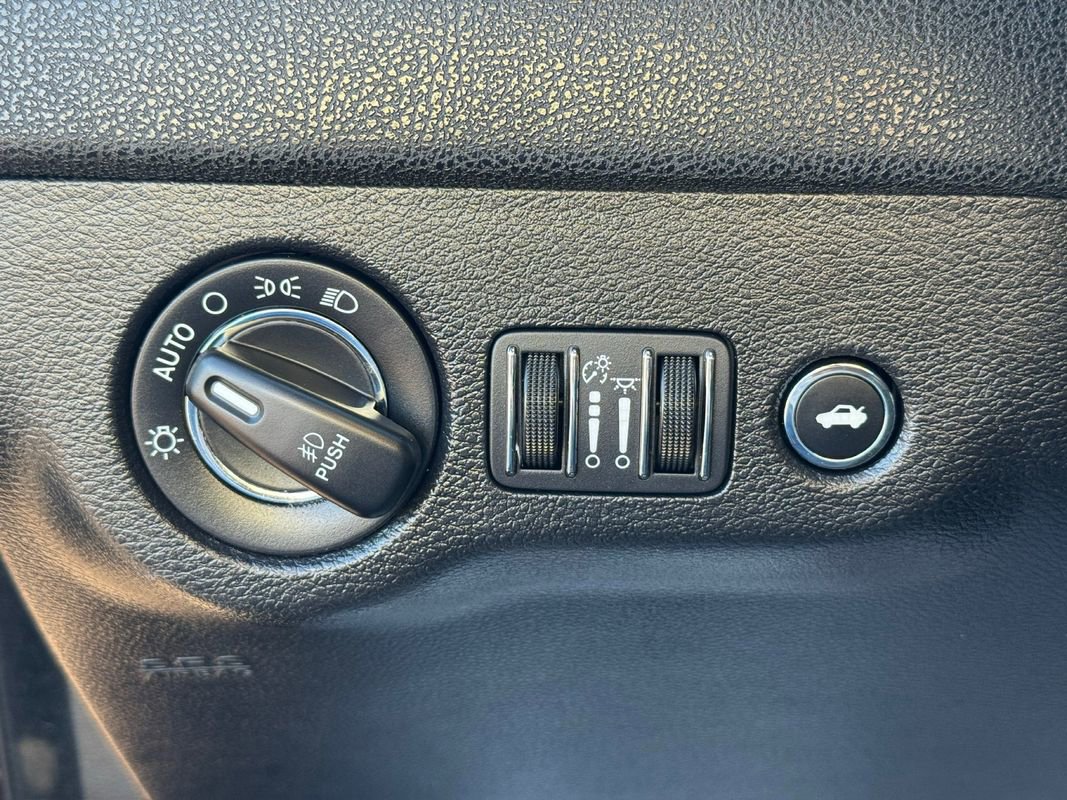 Used 2019 Chrysler 300 S image 23