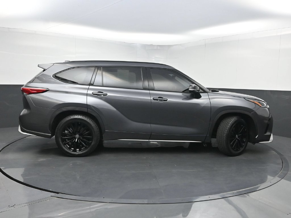 Used 2023 Toyota Highlander XSE FWD image 44