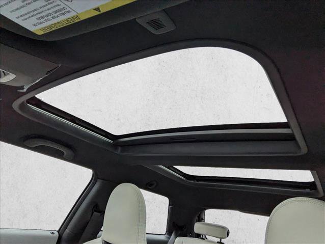 Used 2025 MINI Cooper 2-Door Hardtop image 17