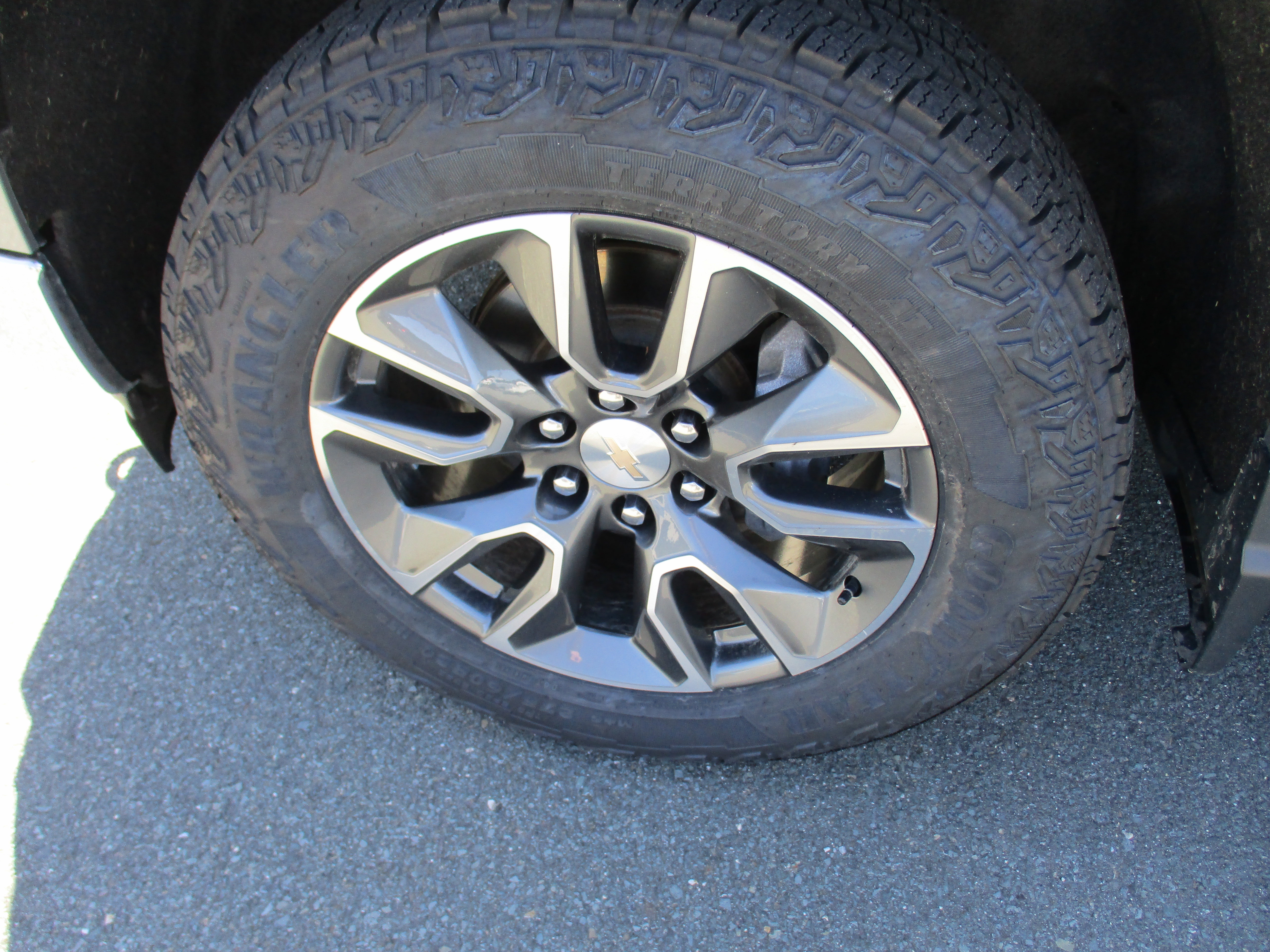 Certified 2024 Chevrolet Silverado 1500 LT AWD/4WD image 9