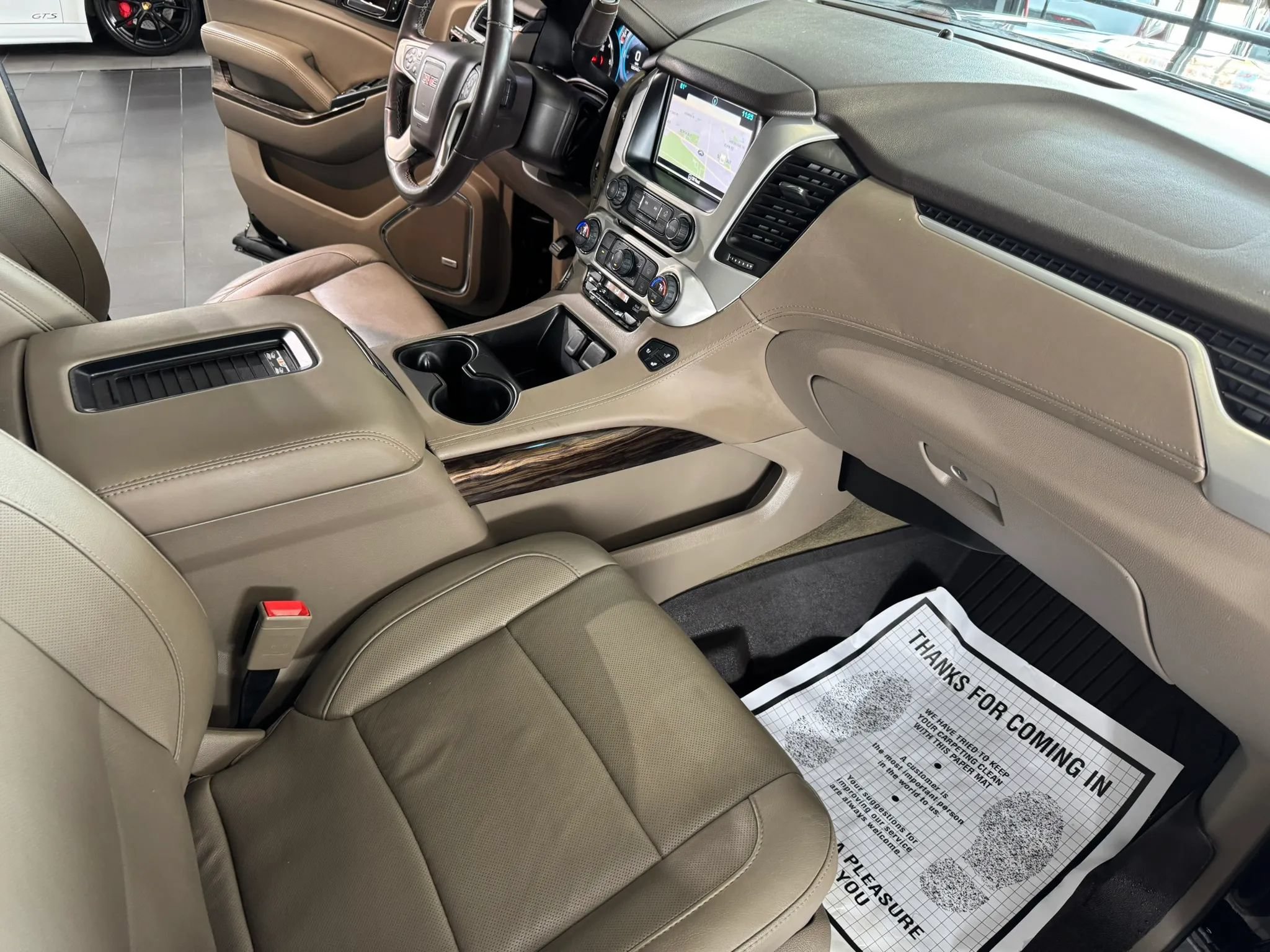 Used 2017 GMC Yukon SLT AWD/4WD image 27