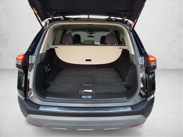 Certified 2023 Nissan Rogue SV FWD image 6