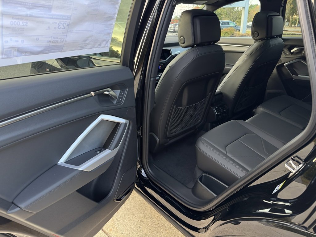 New 2025 Audi Q3 2.0T Premium image 26