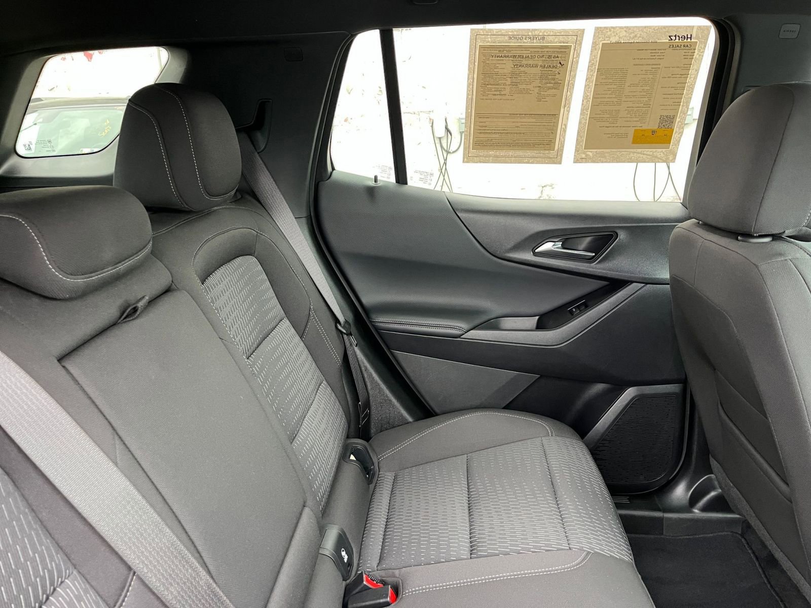 Used 2025 Chevrolet Equinox LT image 36