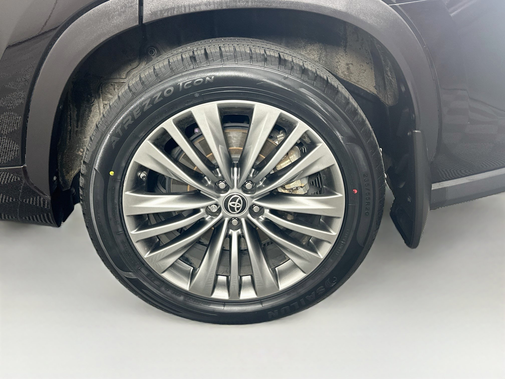 Used 2020 Toyota Highlander Platinum AWD/4WD image 11