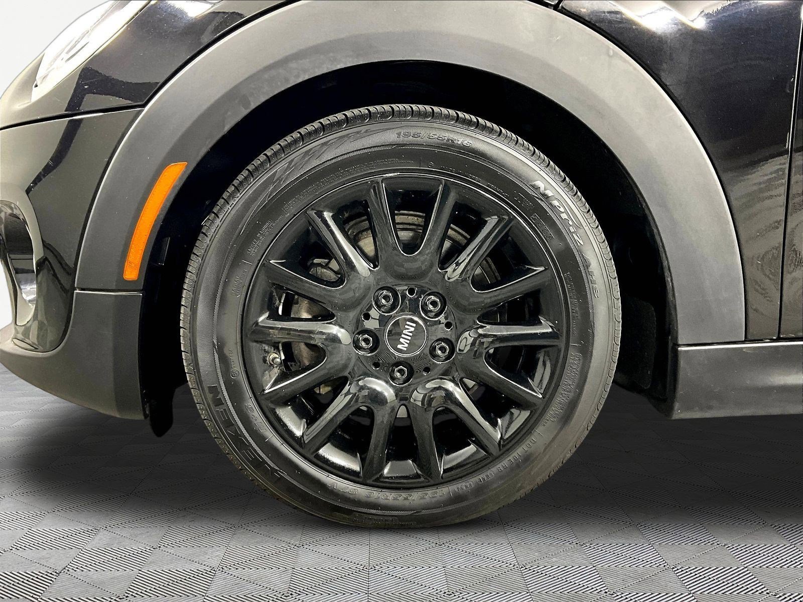 Used 2018 MINI Cooper 2-Door Hardtop FWD image 32