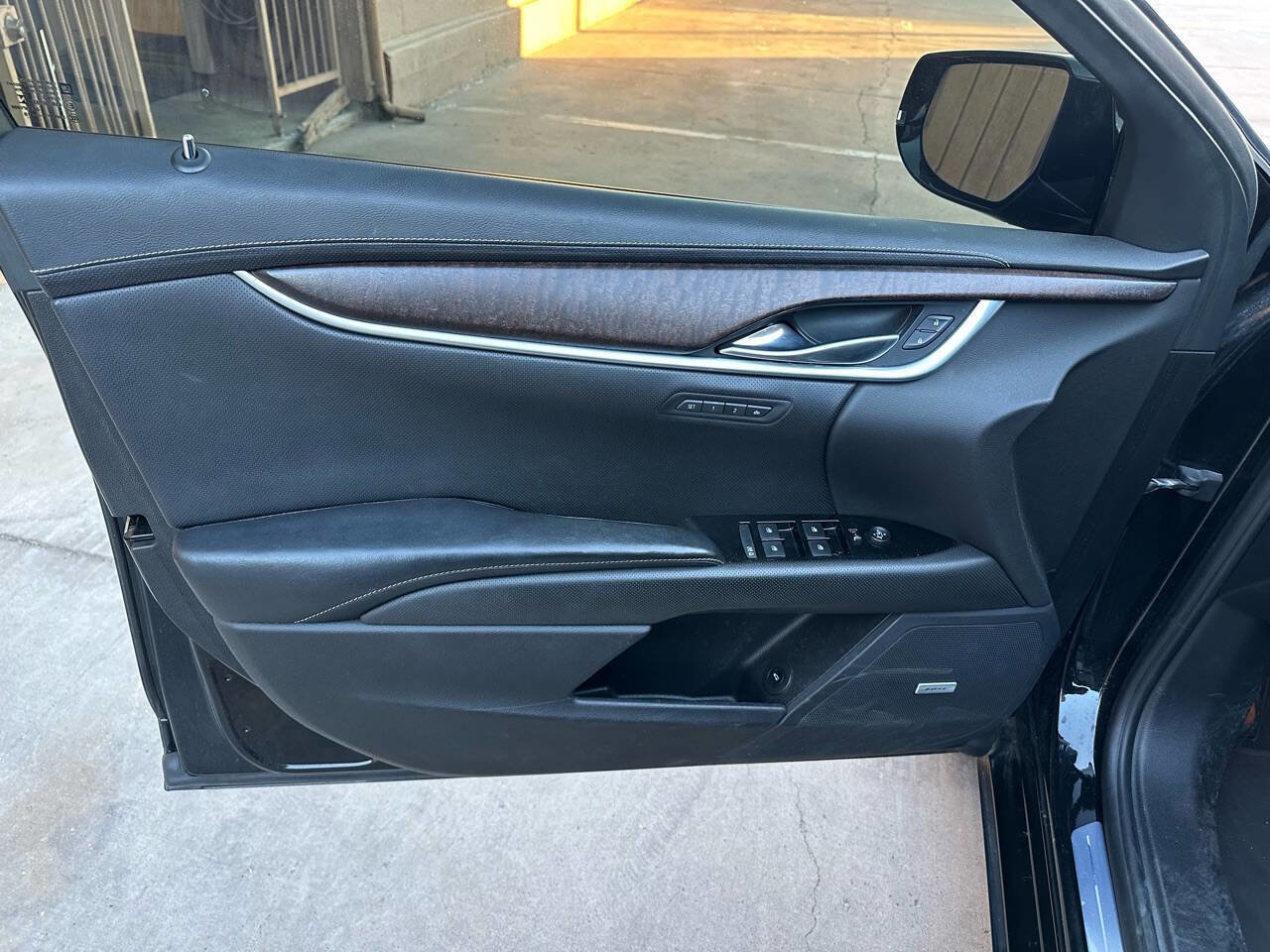 Used 2018 Cadillac XTS Luxury image 8