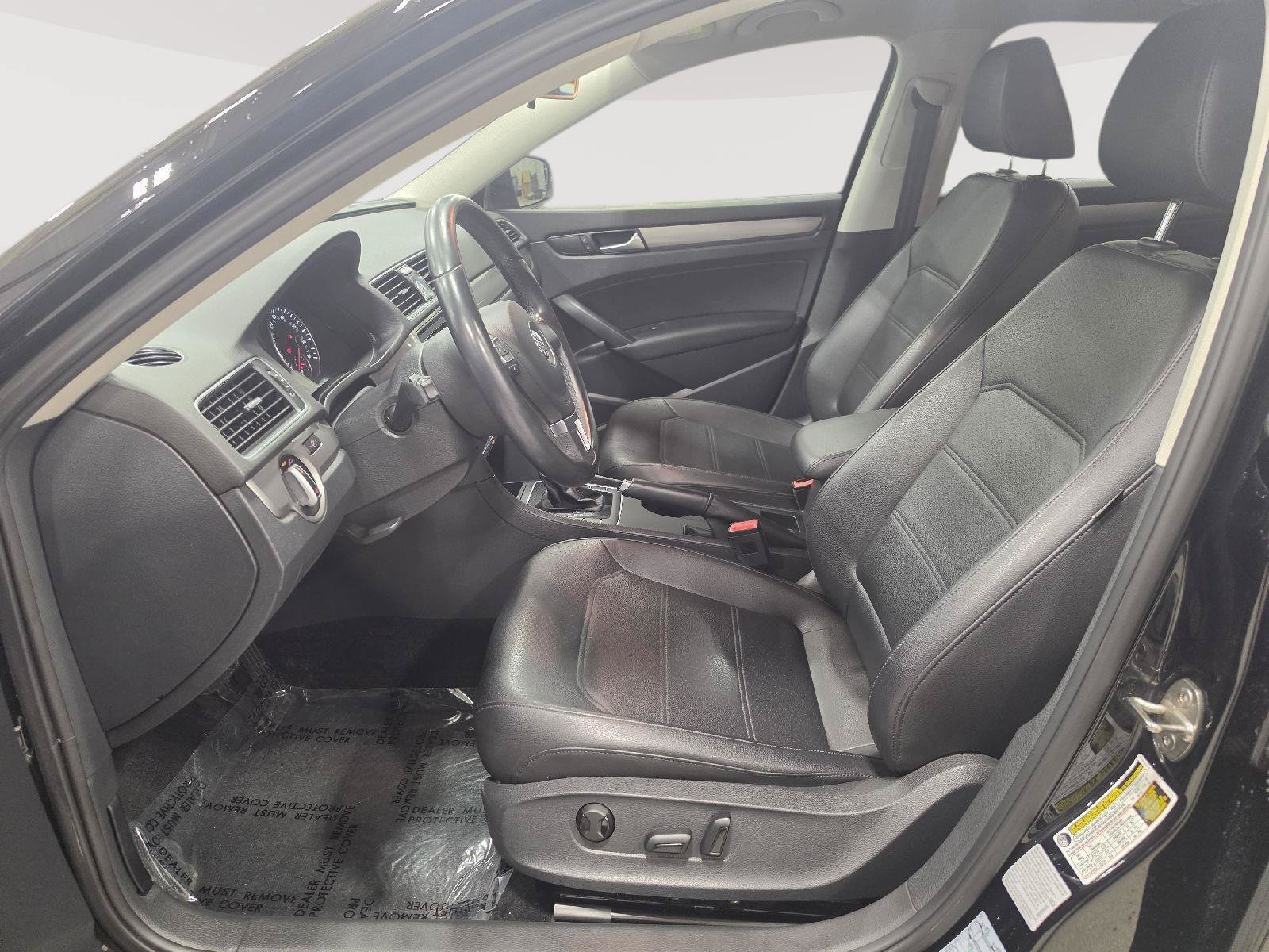 Used 2015 Volkswagen Passat 1.8T Limited Edition FWD image 10