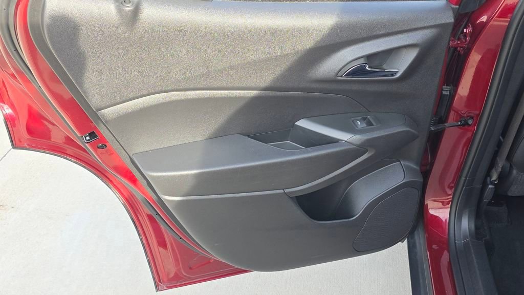 Used 2025 Chevrolet Trax LT w/ LT Convenience Package image 20