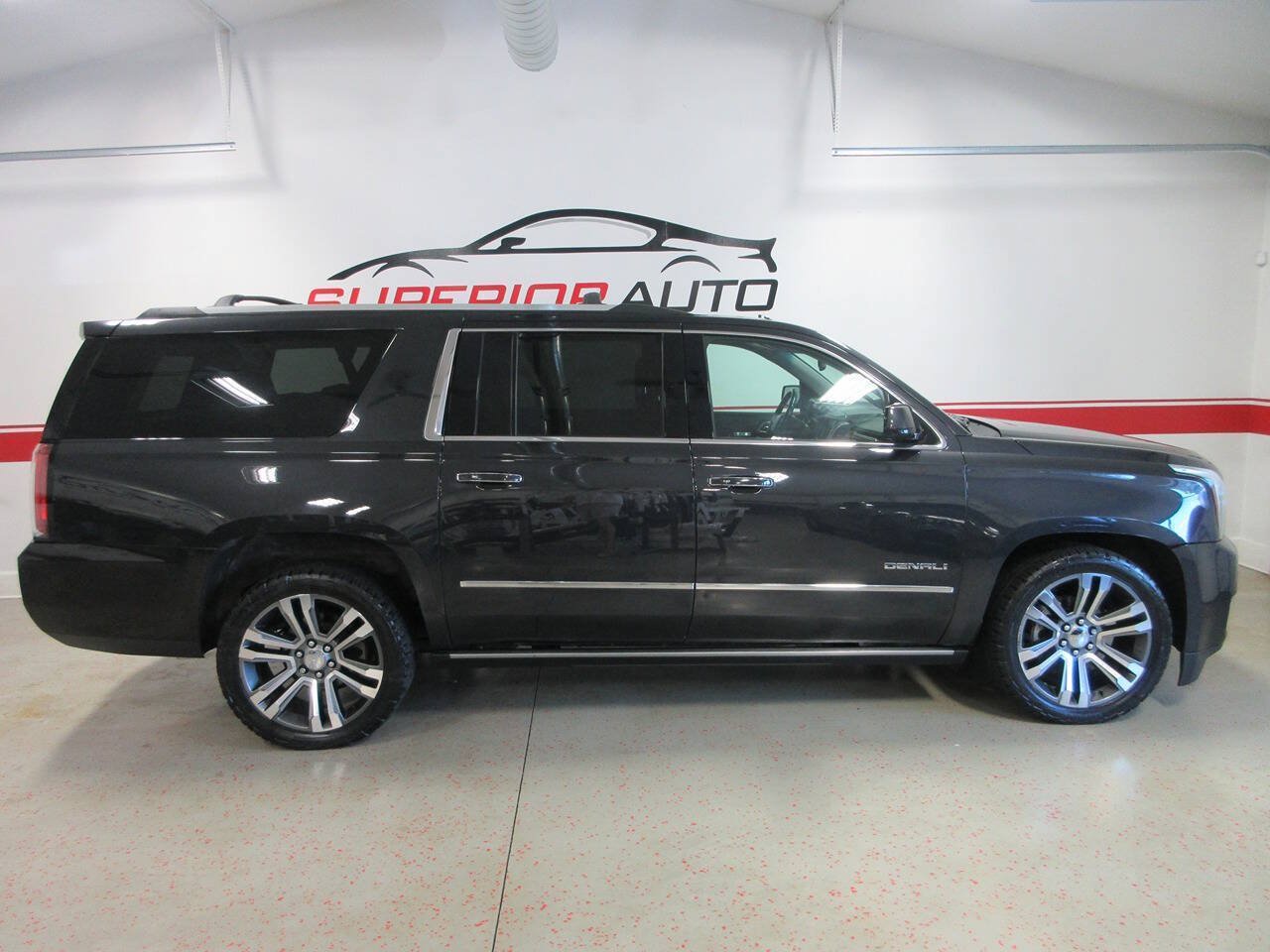 Used 2020 GMC Yukon XL Denali w/ Denali Premium Package AWD/4WD image 5