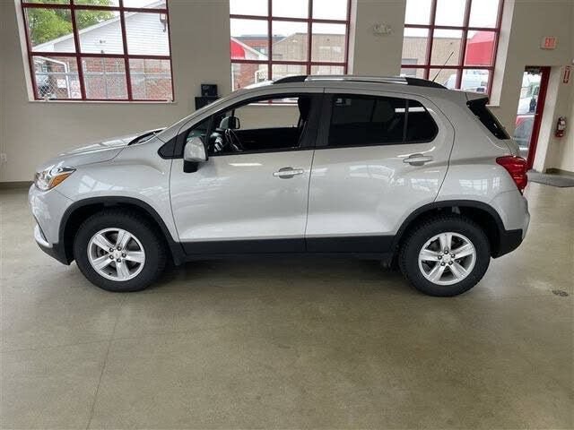Used 2022 Chevrolet Trax LT w/ Driver Confidence Package AWD/4WD image 4
