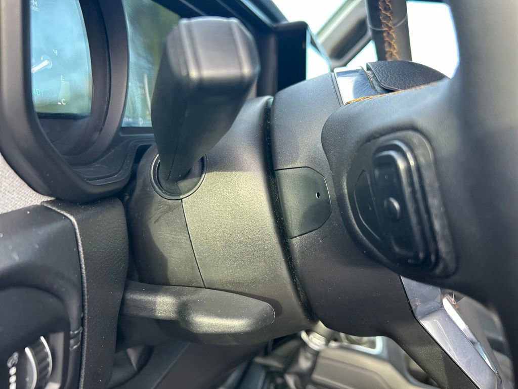 Used 2024 Jeep Wrangler Unlimited Sahara AWD/4WD image 36