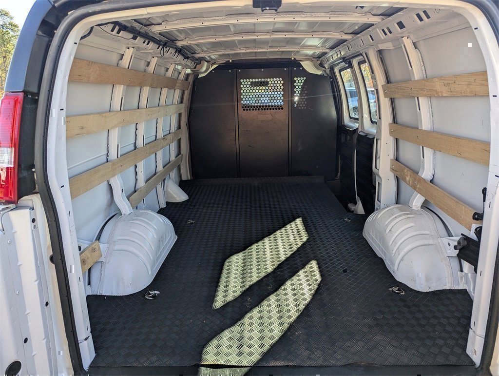 Used 2024 GMC Savana 2500 Work Van w/ Driver Convenience Package image 17