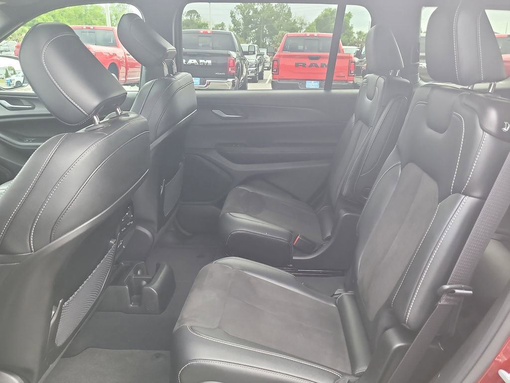 Certified 2024 Jeep Grand Cherokee L Altitude image 11