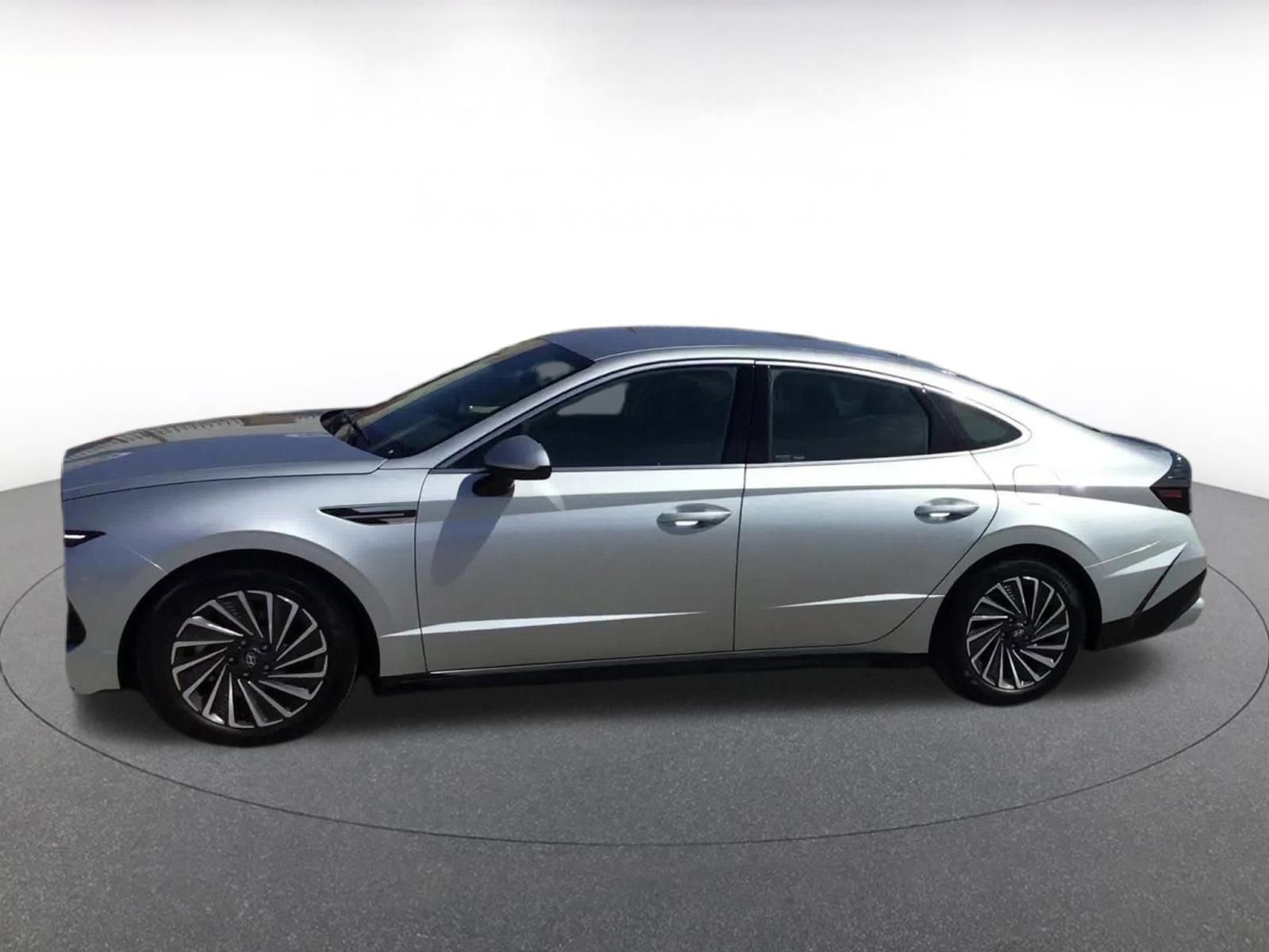 Used 2025 Hyundai Sonata SEL FWD image 8