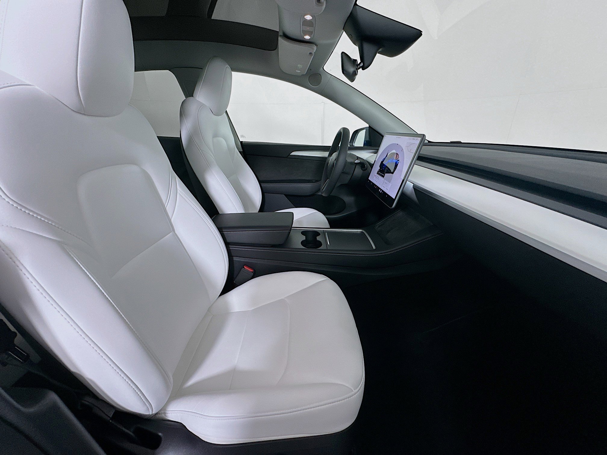 Used 2024 Tesla Model Y Long Range image 30