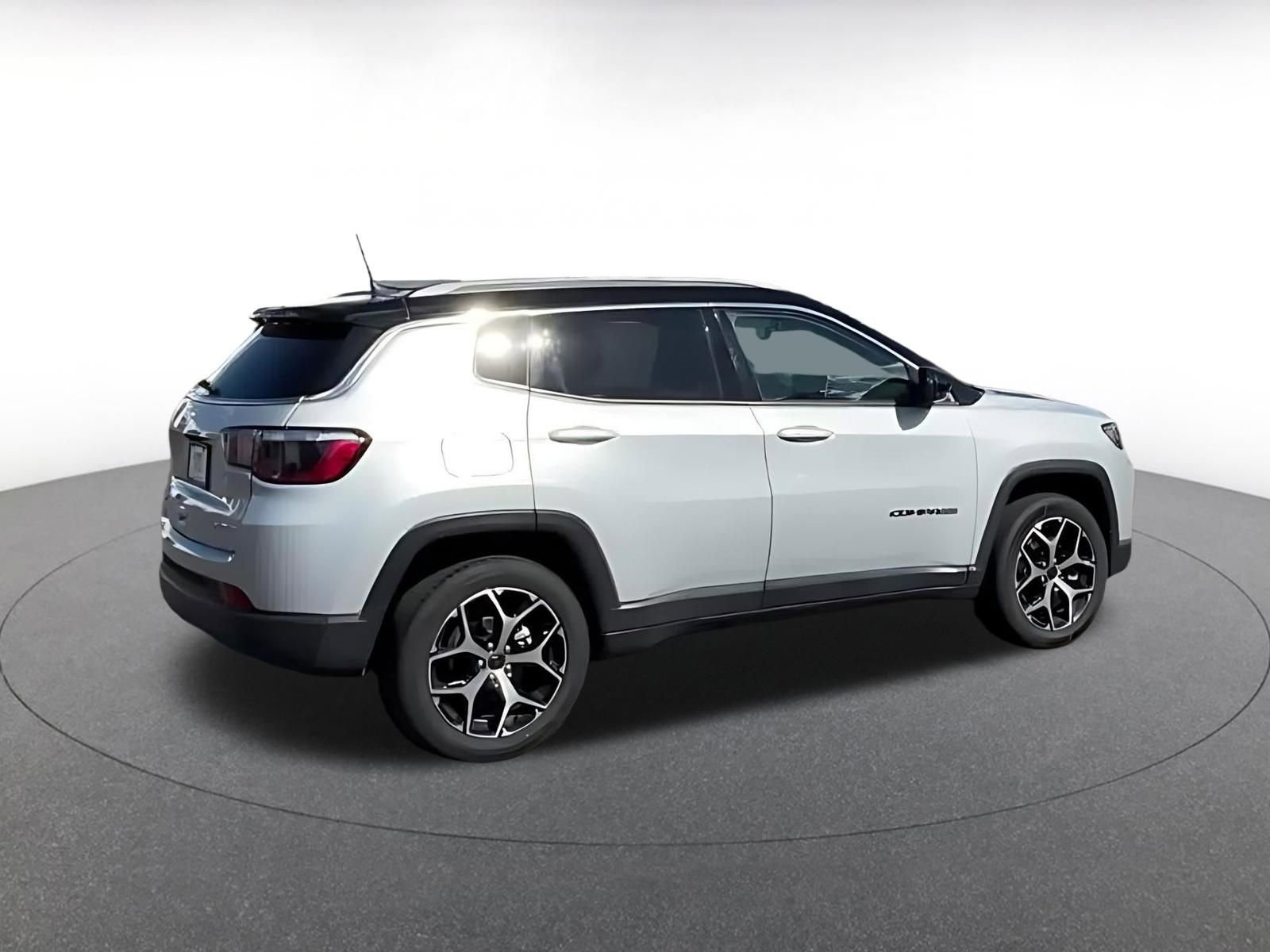 Used 2025 Jeep Compass Limited AWD/4WD image 14