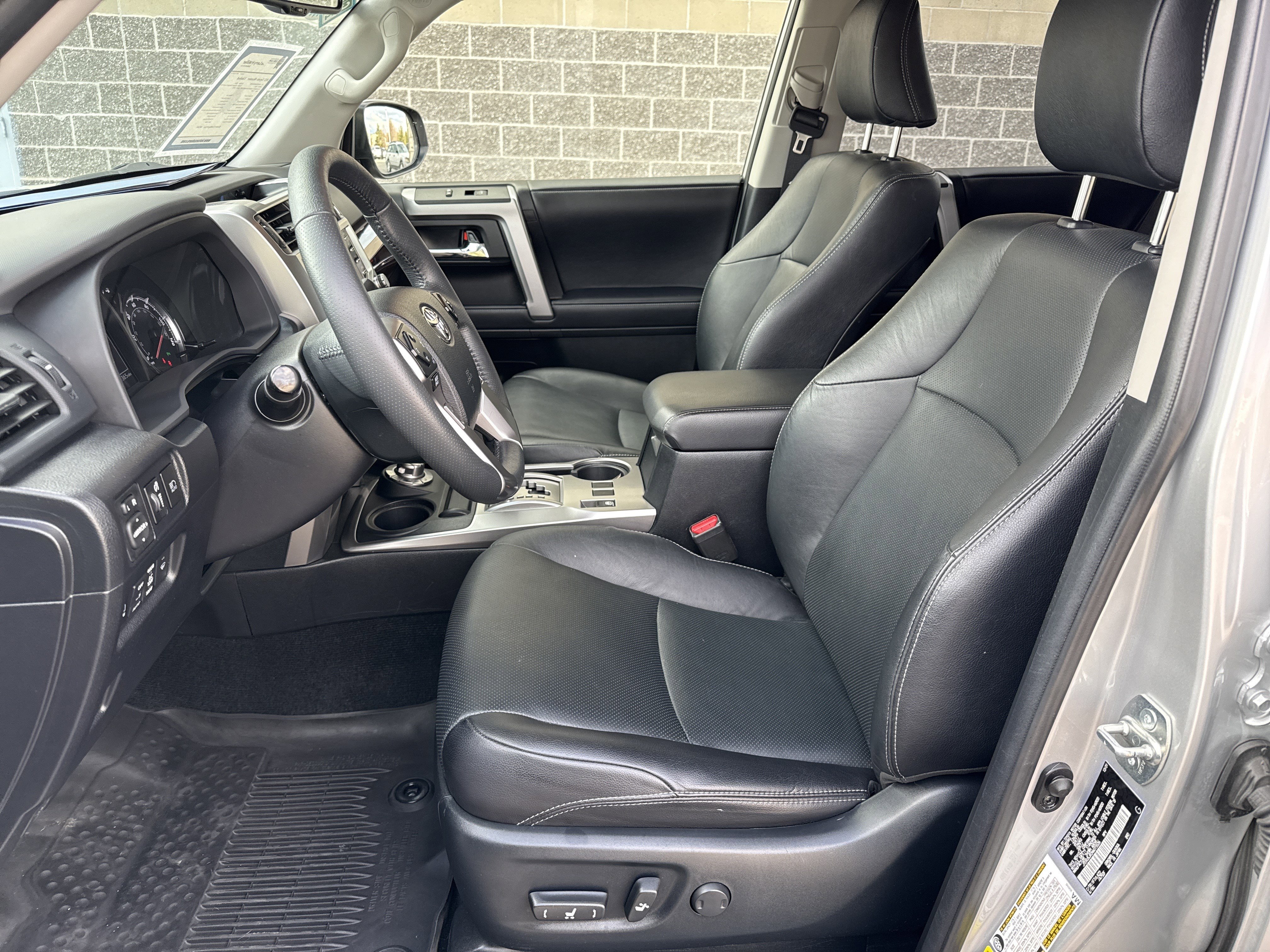 Used 2022 Toyota 4Runner Limited image 15