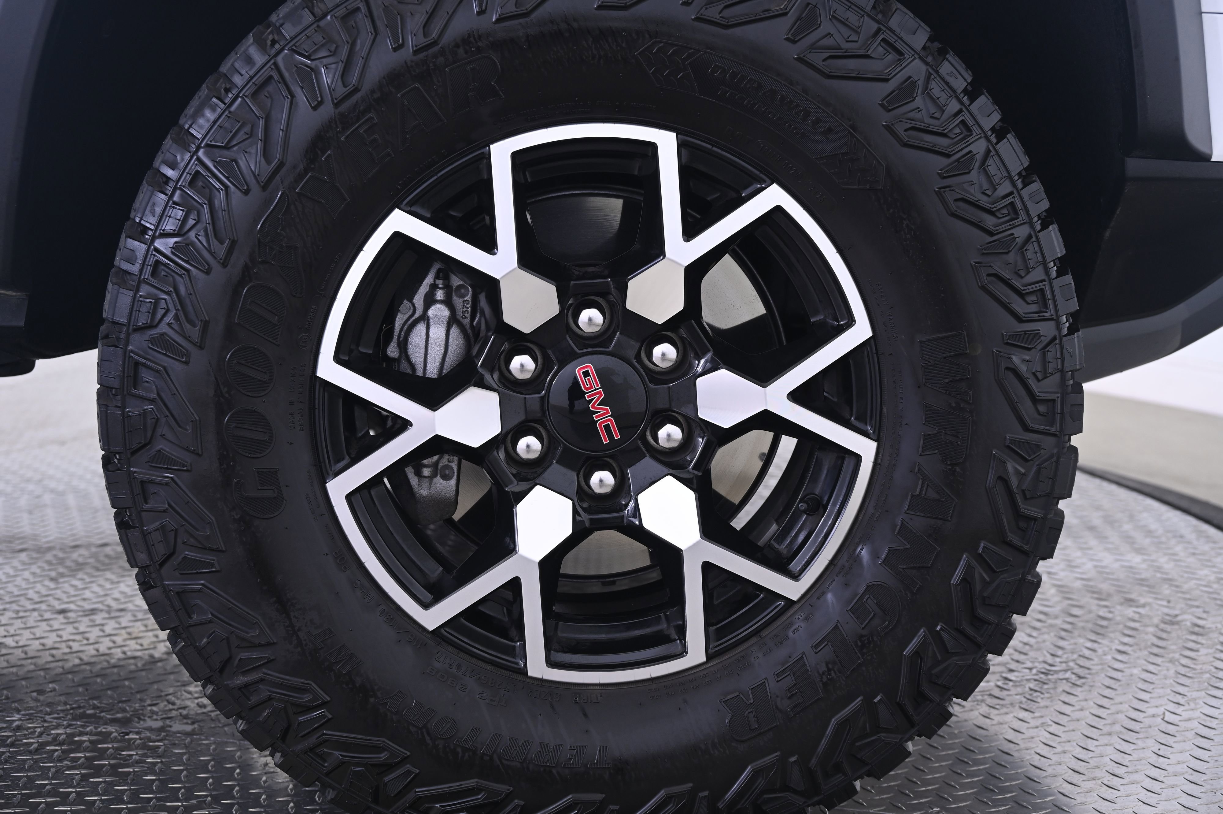 Used 2026 GMC Canyon AT4X image 15