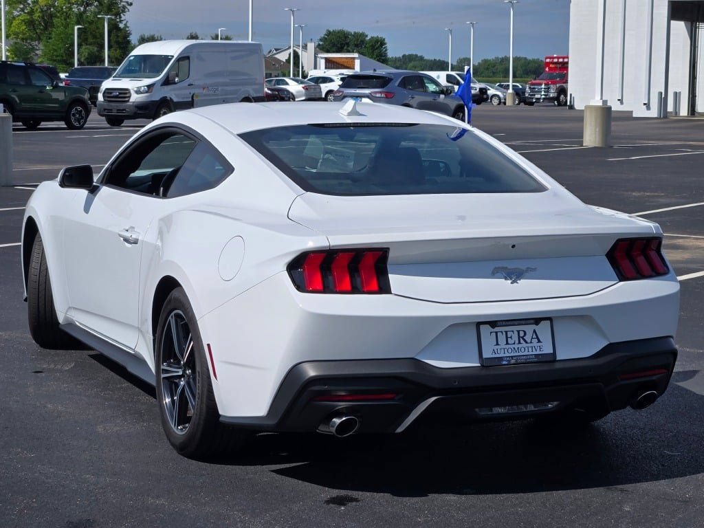 Used 2024 Ford Mustang Coupe RWD image 11
