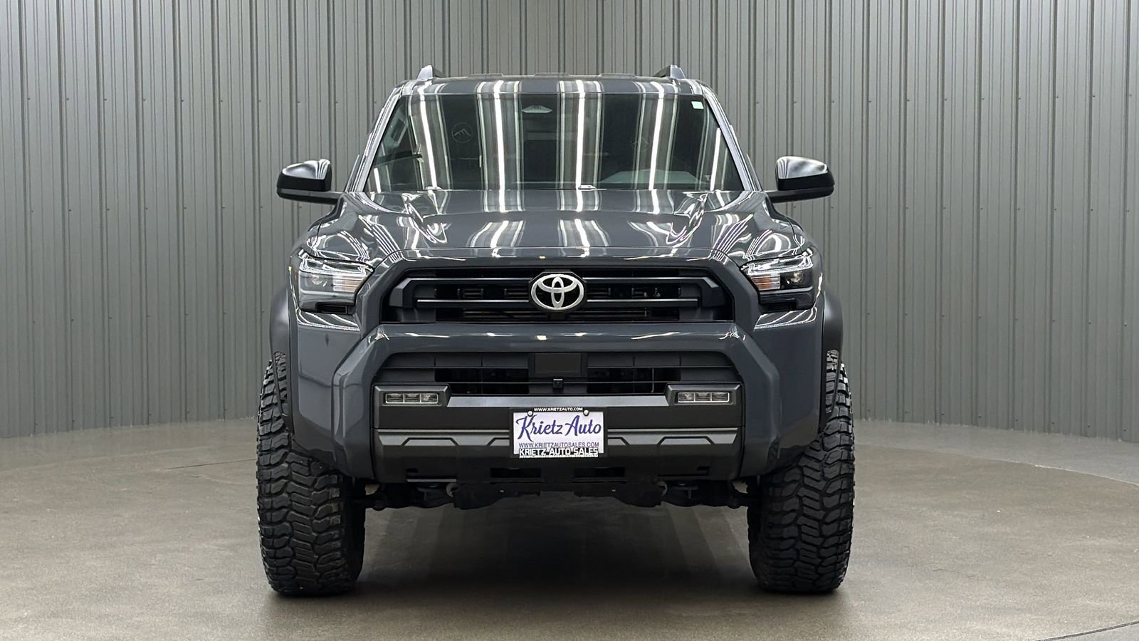 Used 2025 Toyota 4Runner SR5 AWD/4WD image 8