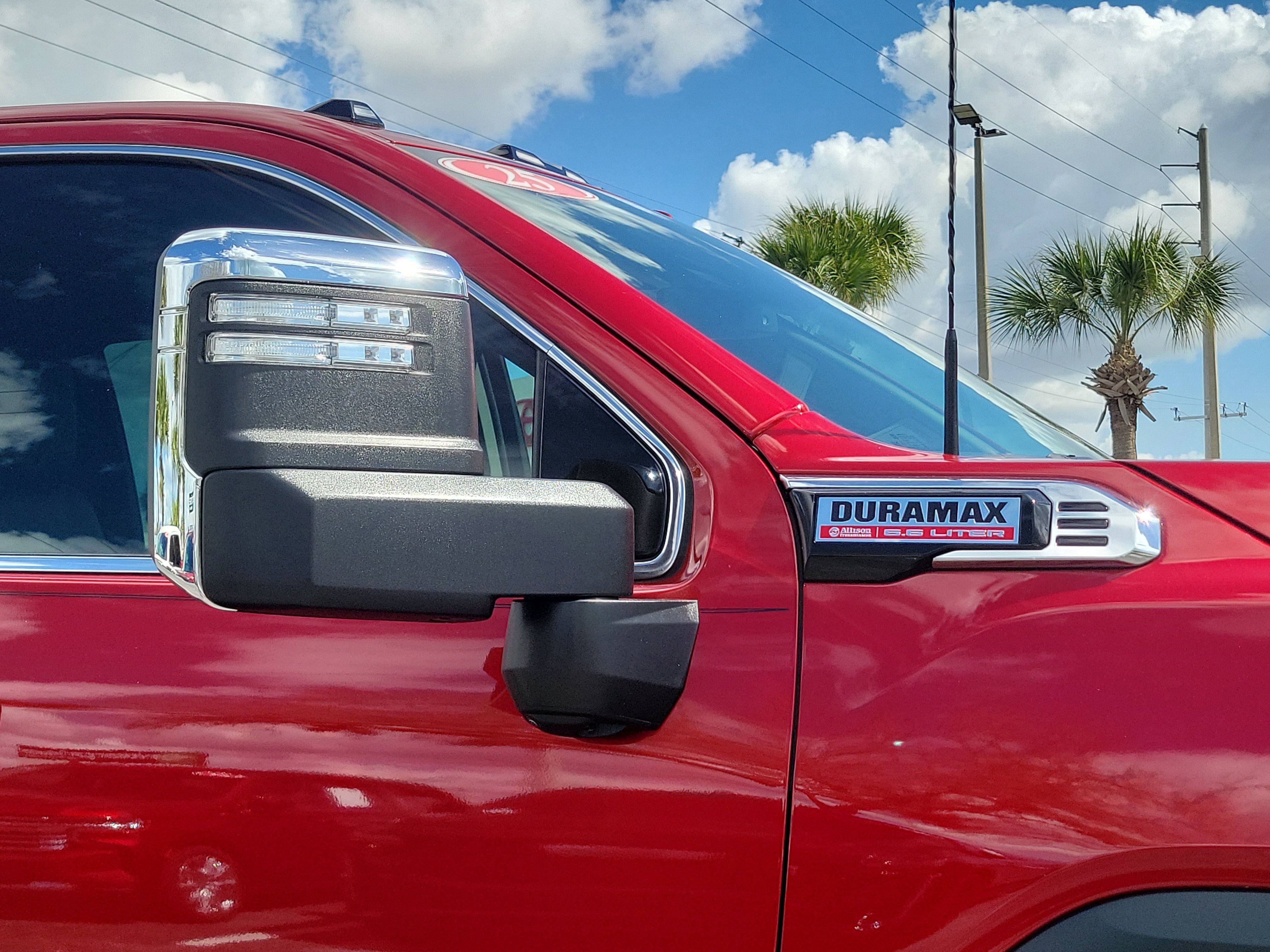 Used 2025 GMC Sierra 2500 SLT w/ SLT Premium Package image 8