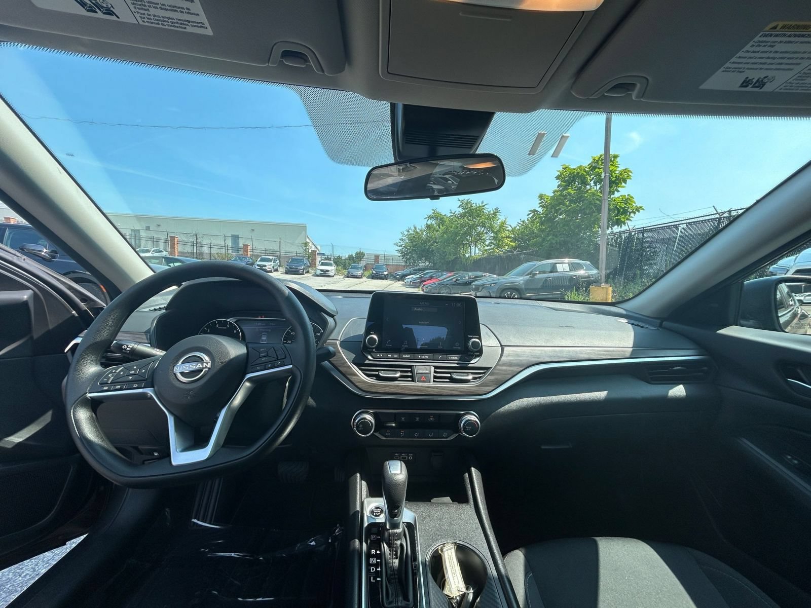 Used 2025 Nissan Altima 2.5 SV FWD image 23