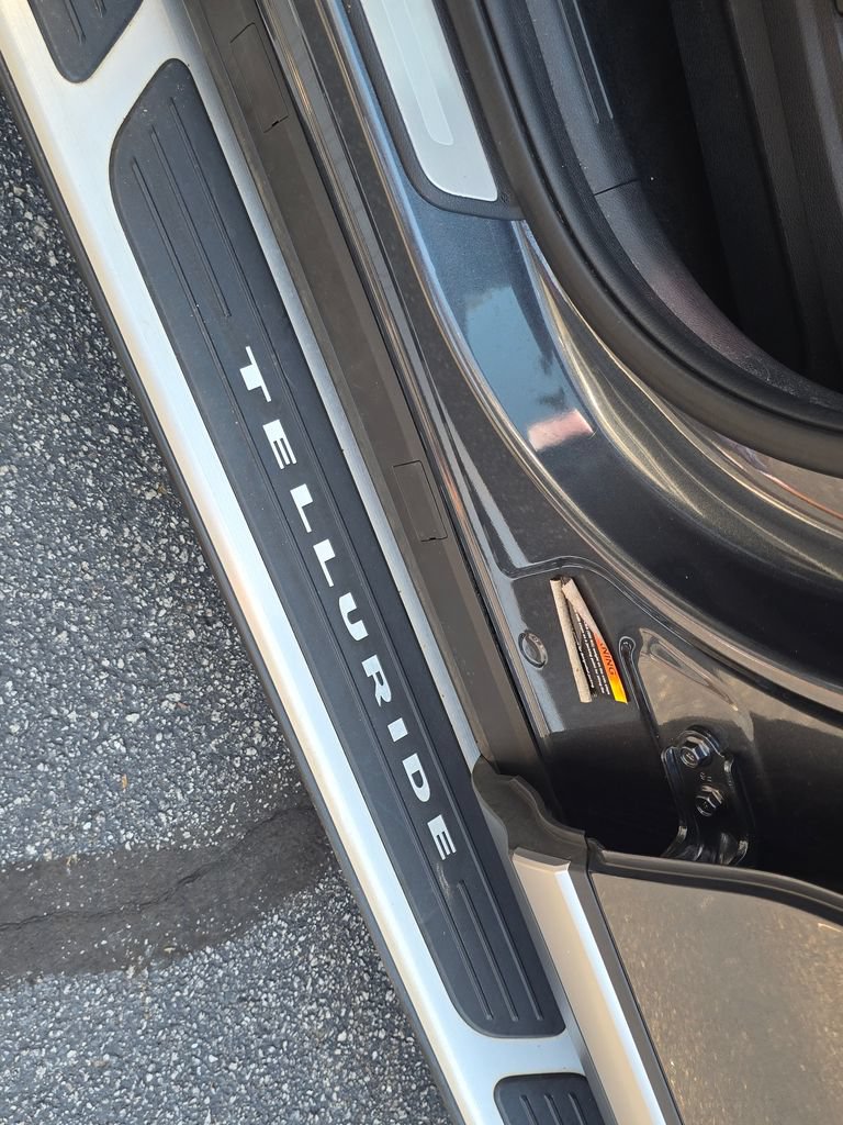 Used 2023 Kia Telluride SX Prestige AWD/4WD image 18