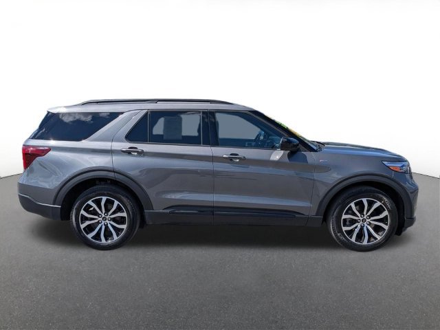 Used 2023 Ford Explorer ST-Line AWD/4WD image 2