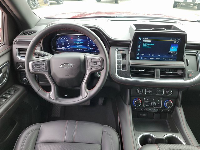 Used 2024 Chevrolet Suburban RST w/ Luxury Package image 13