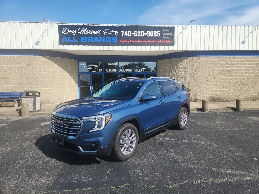 Used 2024 GMC Terrain SLT w/ LPO, Floor Liner Package FWD image 1