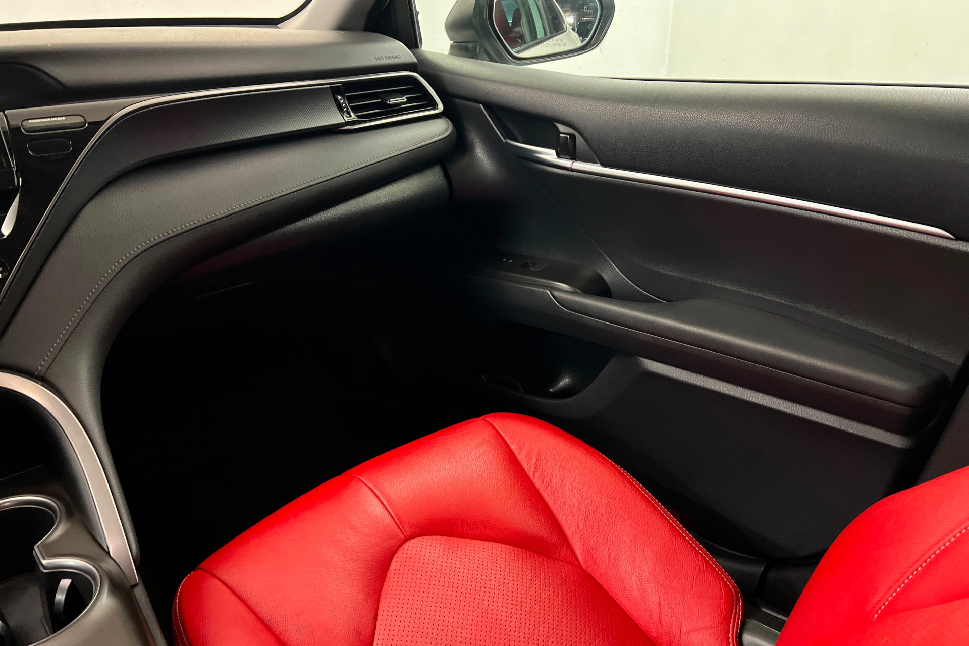 Used 2023 Toyota Camry SE w/ Audio Upgrade Package FWD image 10