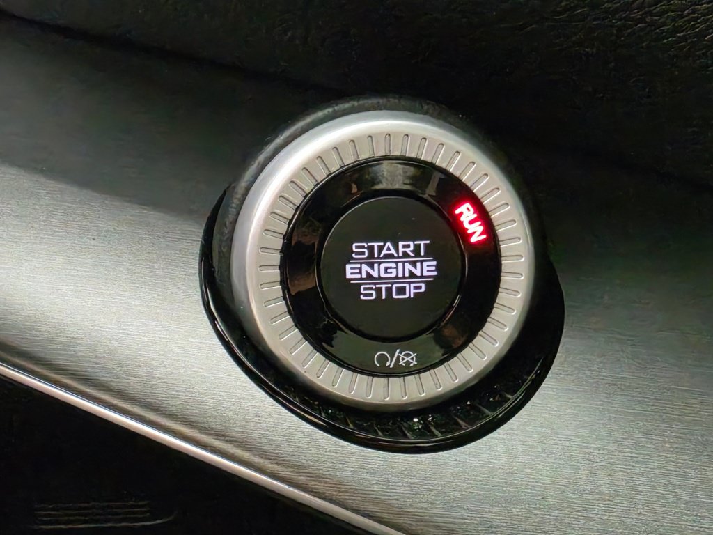 Used 2023 Jeep Wagoneer Series II AWD/4WD image 23