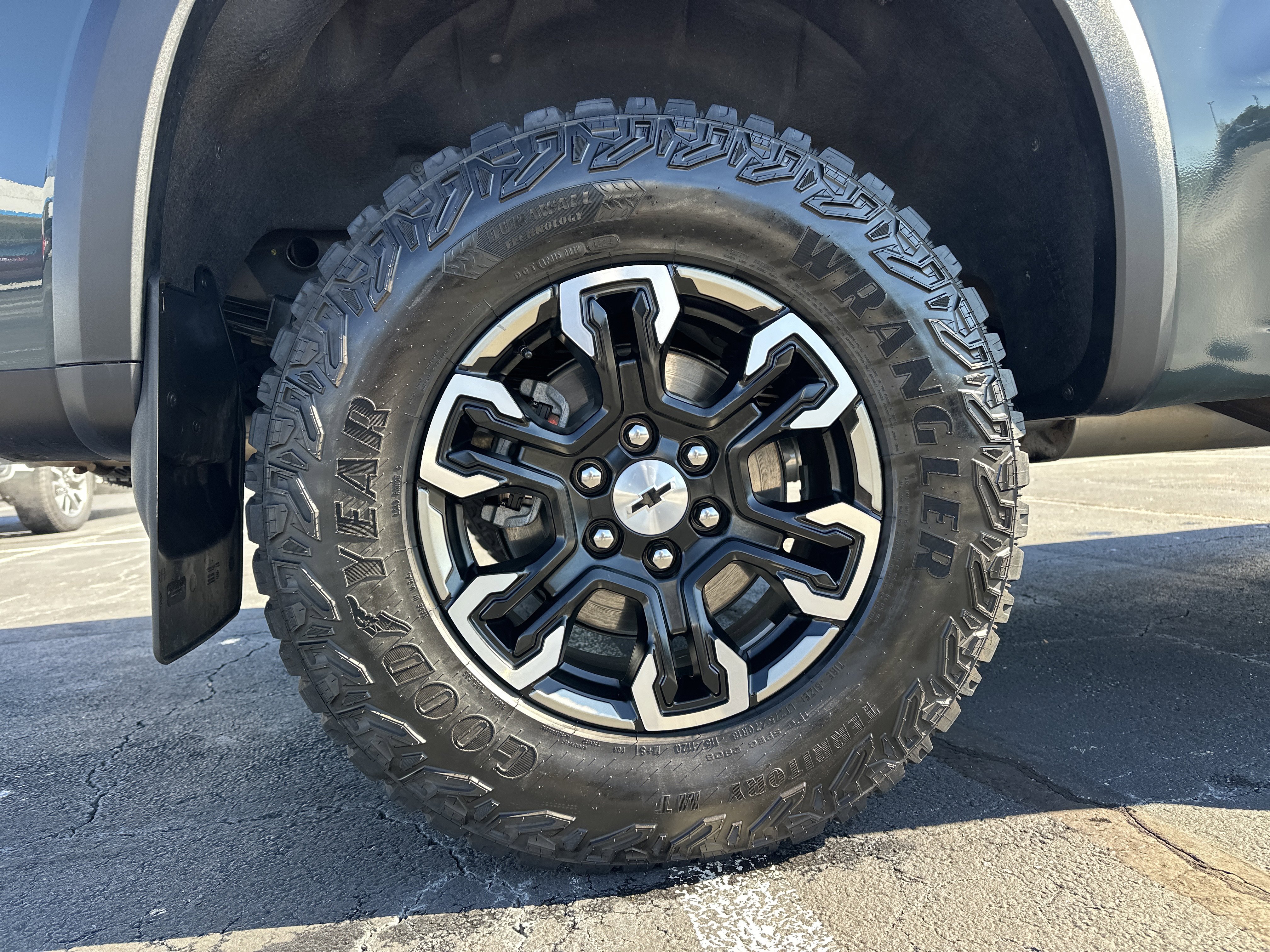 Certified 2025 Chevrolet Silverado 1500 ZR2 w/ Technology Package image 18