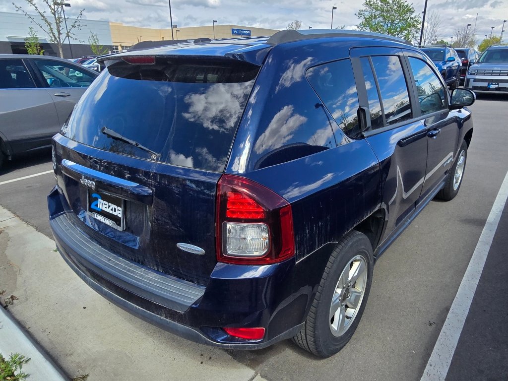 Used 2017 Jeep Compass Latitude FWD image 14