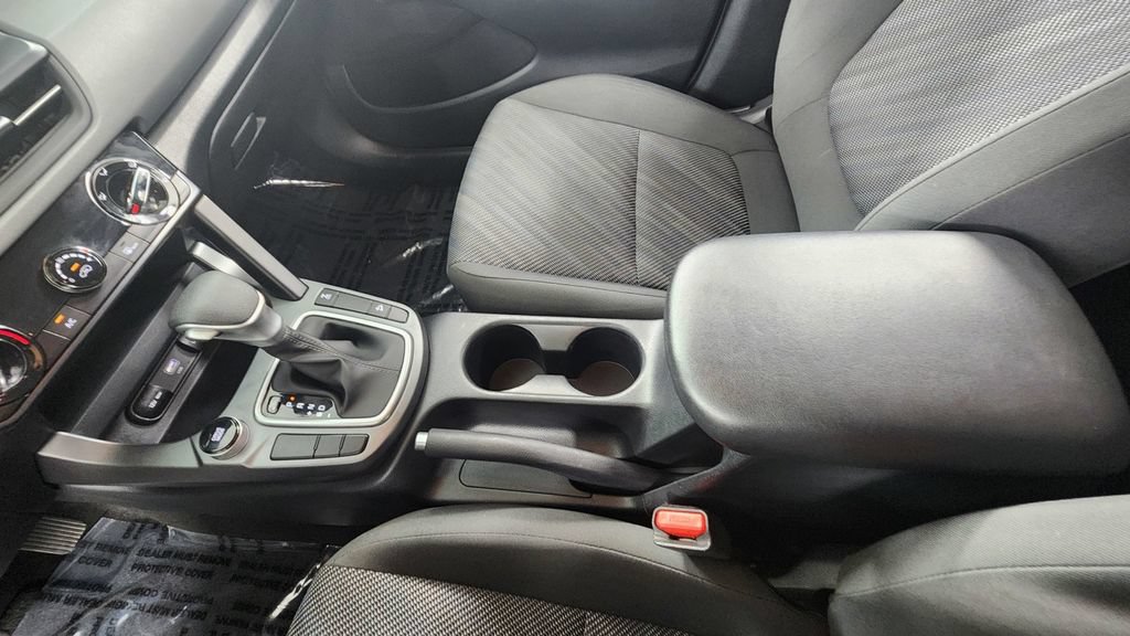 Used 2024 Kia Seltos LX AWD/4WD image 29