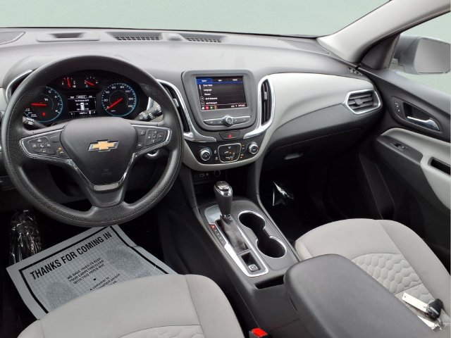 Used 2020 Chevrolet Equinox LS w/ LS Convenience Package FWD image 4