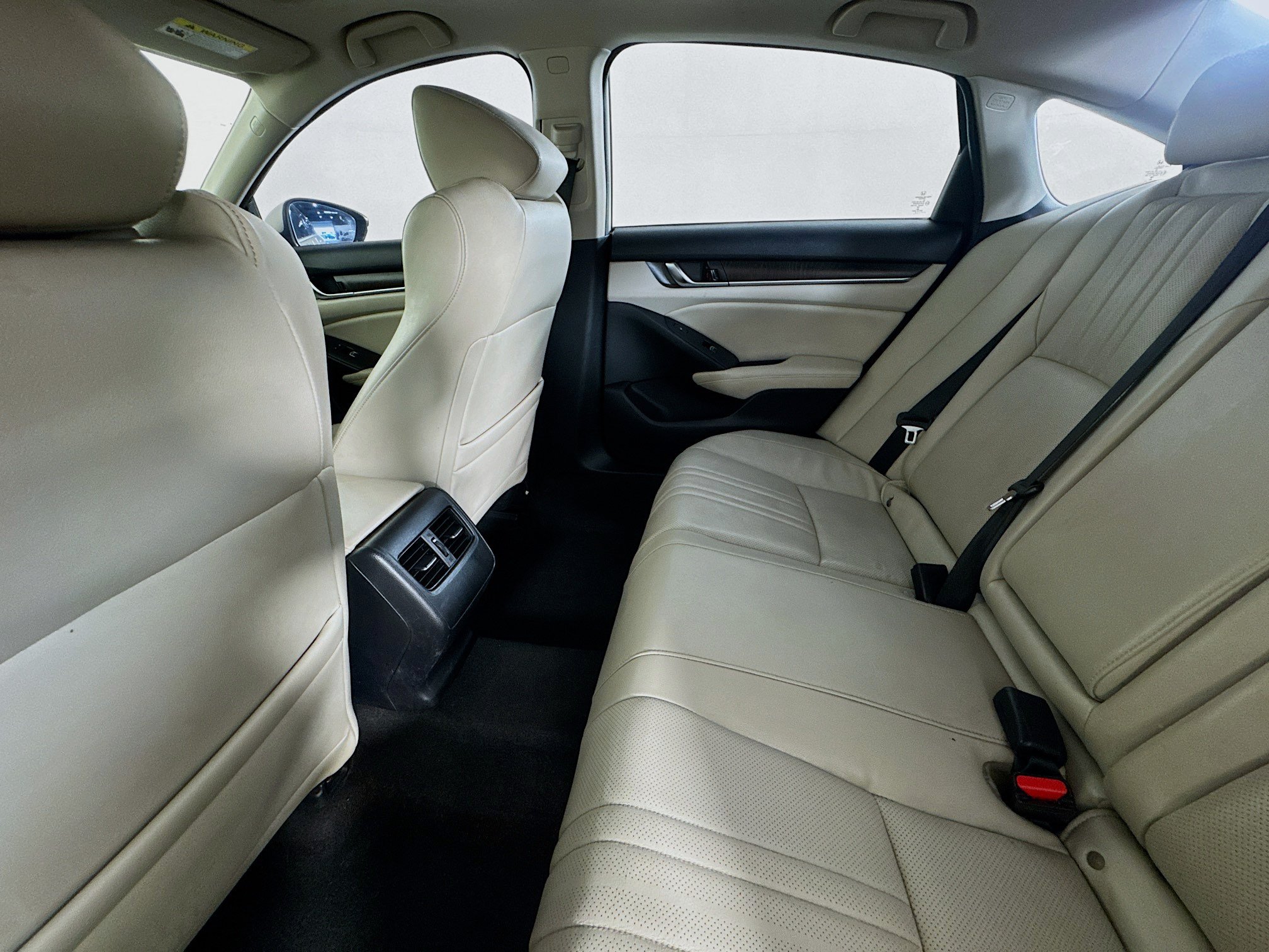 Used 2018 Honda Accord Touring image 23