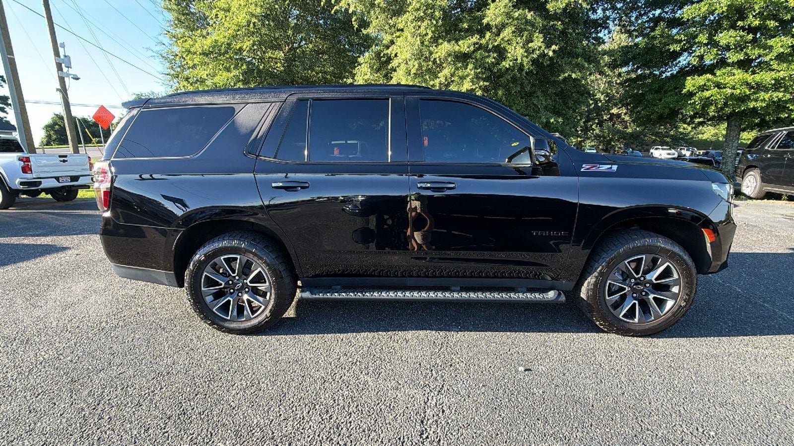 Used 2023 Chevrolet Tahoe Z71 w/ Luxury Package AWD/4WD image 8