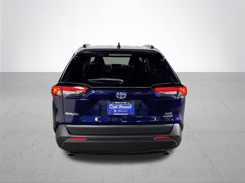 Used 2023 Toyota RAV4 XLE Premium AWD/4WD image 7