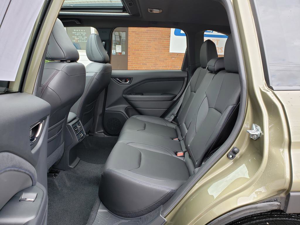 Used 2025 Subaru Forester Limited w/ Popular Package image 11