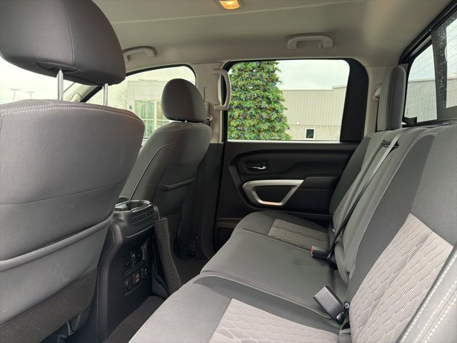 Used 2024 Nissan Titan SV w/ SV Convenience Package image 35