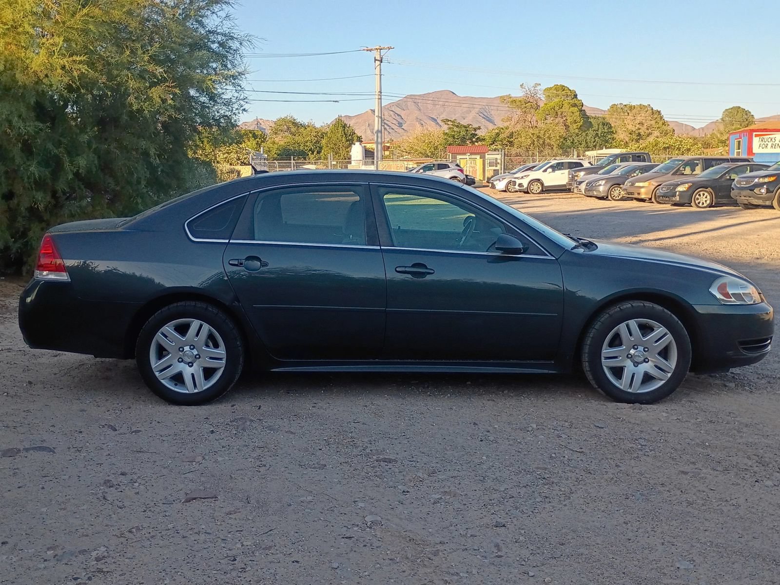 Used 2016 Chevrolet Impala LT FWD image 3